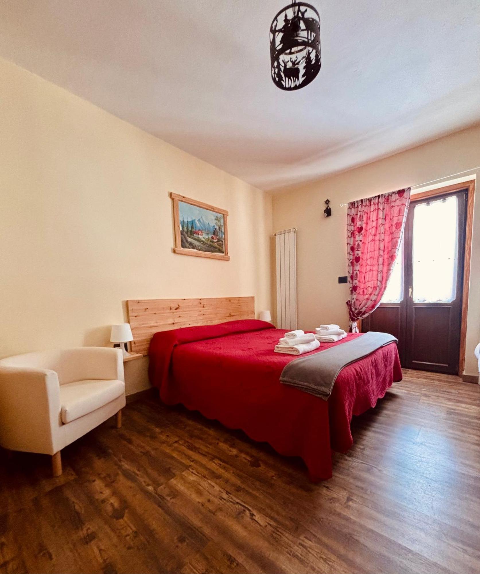 Hotel Piccolo Chalet Claviere Εξωτερικό φωτογραφία