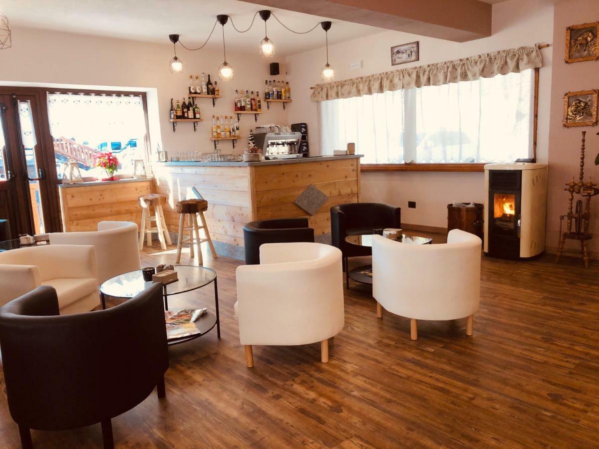 Hotel Piccolo Chalet Claviere Εξωτερικό φωτογραφία