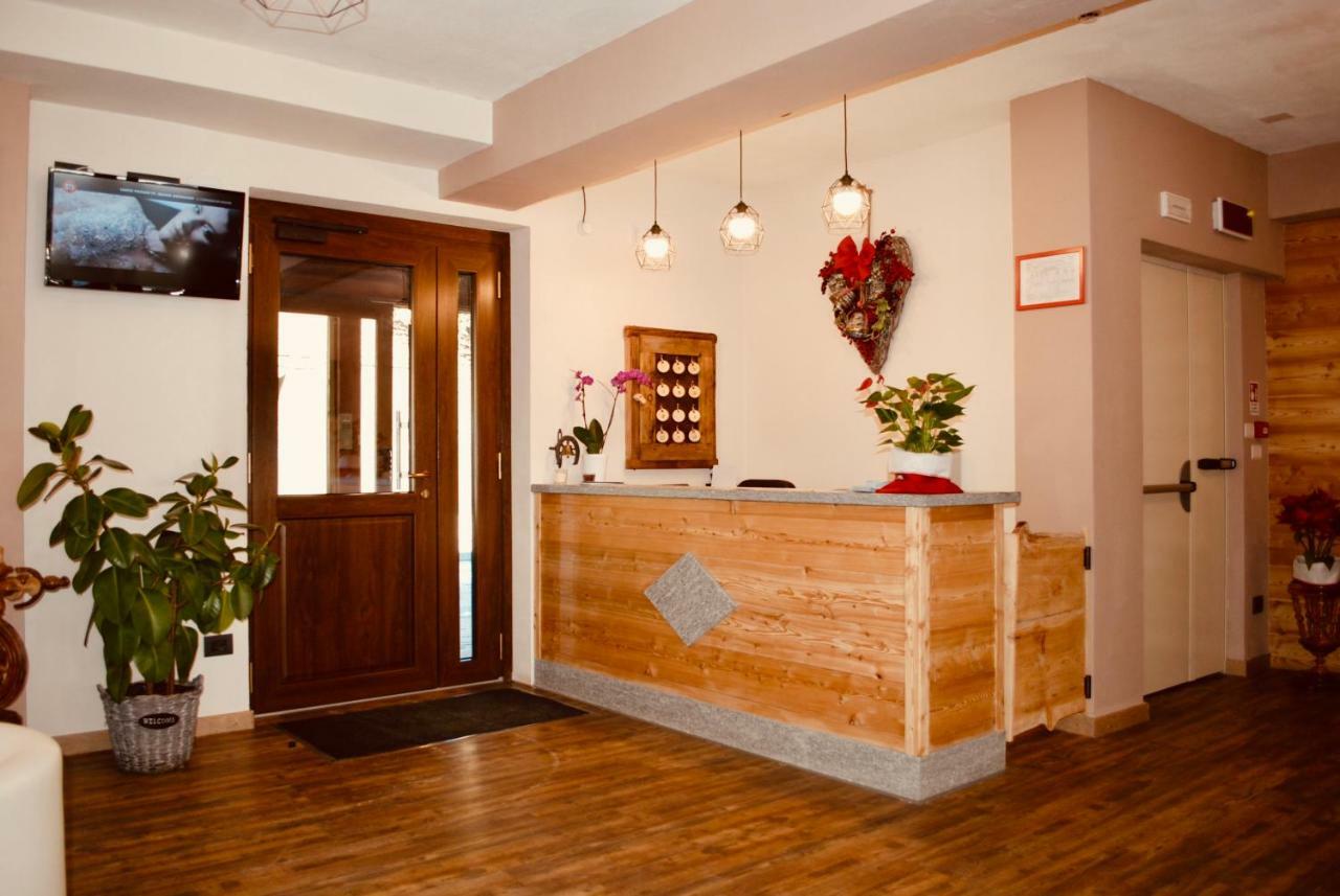 Hotel Piccolo Chalet Claviere Εξωτερικό φωτογραφία